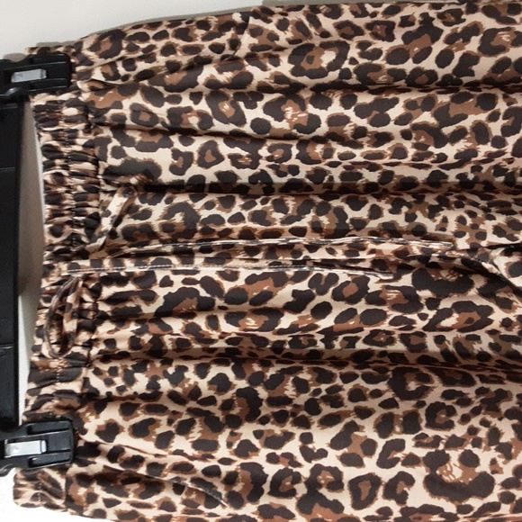 Woman's leopard print 2 pcs lounge/pajamas set size small - Picture 5 of 6